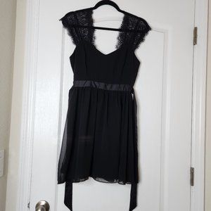 Sweet heart lace Extended Cap sleeves dress